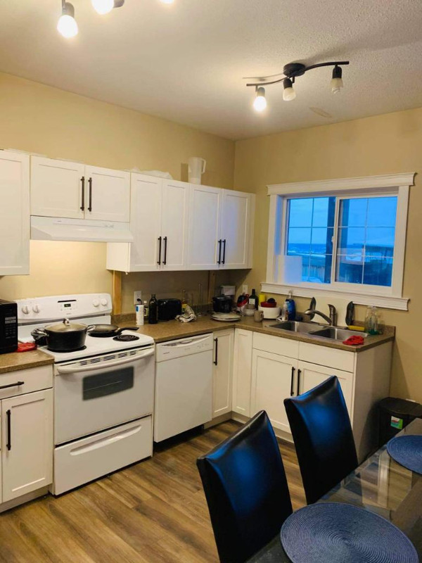 Spacious/Modern Legal Basement Suite for Rent Ideal Location Room