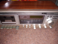 PULSER  AM-FM CASSETTE CLOCK RADIO