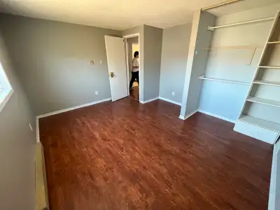 4 bedroom house, one room, full kitchen, 2 bathrooms, laundry not included