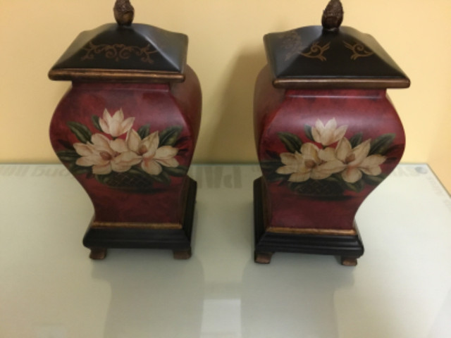 Deux pots décoratifs fleuris d’inspiration asiatique dans Décoration intérieure et accessoires  à Longueuil/Rive Sud - Image 3