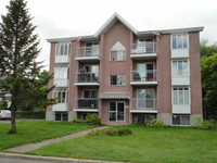 Grand logement style condo à louer à Blainville  juin/juillet