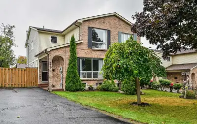 Furnished room for 1 - Central Oshawa-Near Trent Univ/Oshw Cent