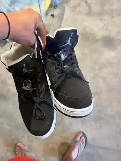 Was gifted but will never wear. Probably fake, have no idea but $20 Never worn just sitting here. Si...