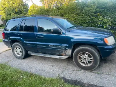 Runs and drives Limited 4.7 V8 180000kms AWD Tow package Leather Needs- parking brake sensor Drips p...