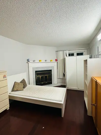 Room For Rent