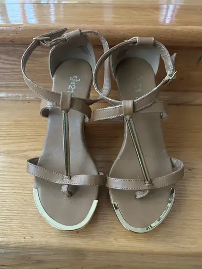 Sandales, 6US /6,5US, View more