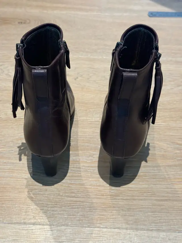 Mansfield women leather boots size 41 / 9.5 US in Women's - Shoes in City of Toronto - Image 8