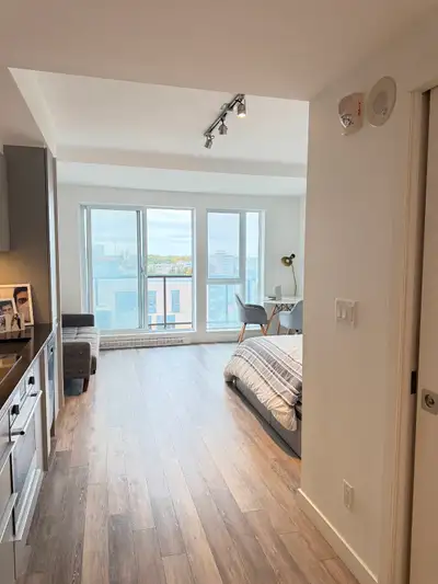 Cession de bail – Studio lumineux à Sainte-Foy | 1 213 $/mois | Disponible maintenant Studio lumineu...
