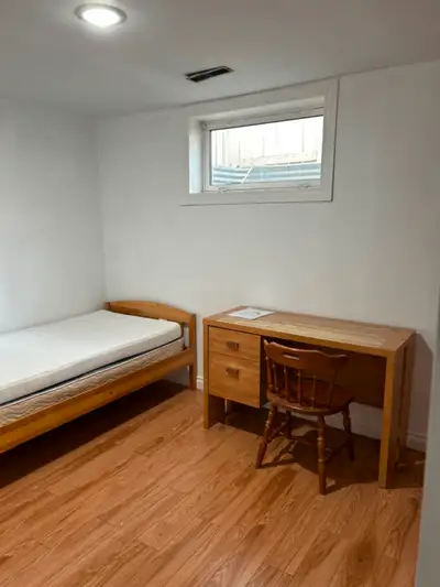 Private washroom, 10 mins walk to Southgate LRT, near U of A