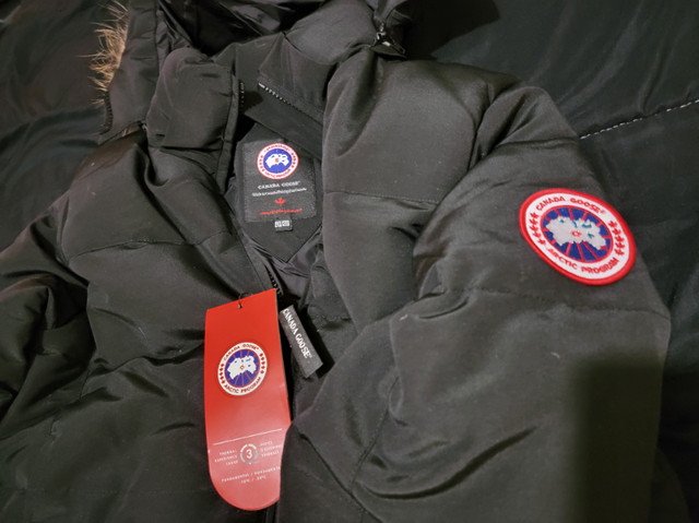 Canada Goose  Re-Production Parka Jacket Women's *NEW* in Women's - Tops & Outerwear in Hamilton - Image 4