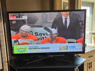Samsung 50" flat screen TV. Older set but still in good working condition. Includes the remote contr...