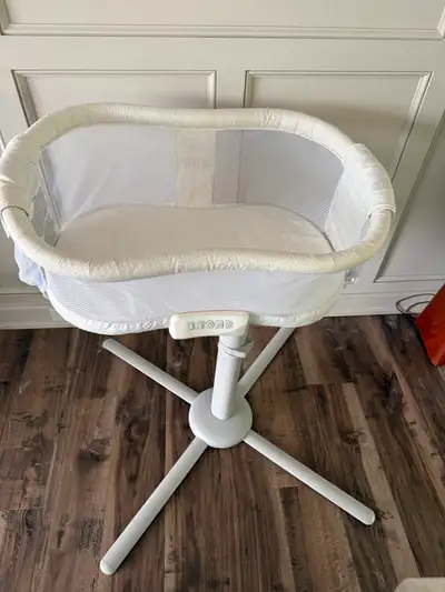 Excellent condition. Paid $400 after tax see link: https://www.bestbuy.ca/en-ca/product/halo-bassine...