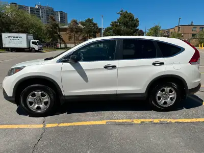 2014 Honda CRV AWD, White, 246,000 Kms, Reliable, Well Maintained SUV Selling our white 2014 CRV. Th...