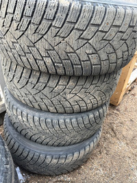 Studded winter tires 275-55r20