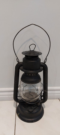 Vintage Beacon GSW Barn Railroad Lantern (1930's-1950's))