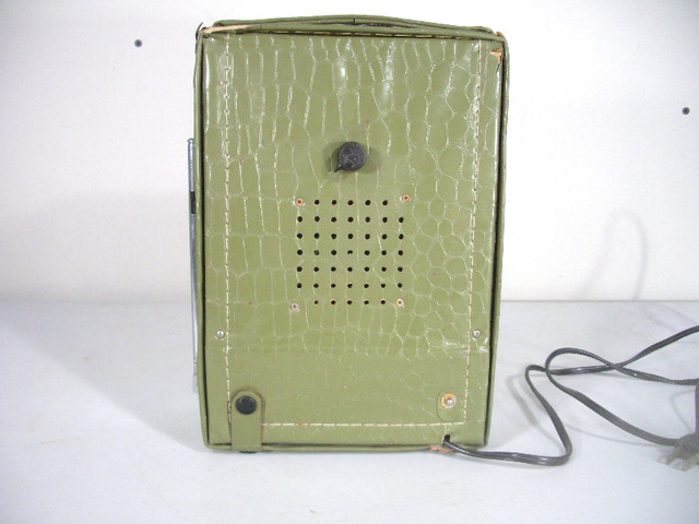 Radio Transistor Katone Annees 60-70 RARE dans Art et objets de collection  à Laval/Rive Nord - Image 4