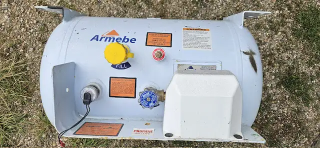 Propane Tank of RV in Other in Regina - Image 2
