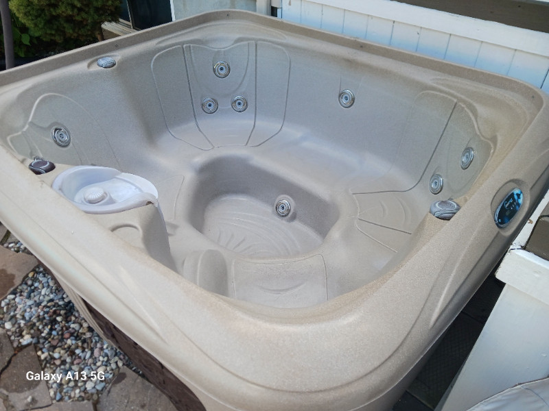 Hot Tub FREE! Free Stuff Ottawa Kijiji