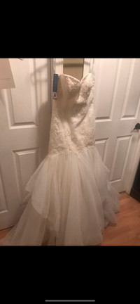New Wedding Dress With Corset size in pic