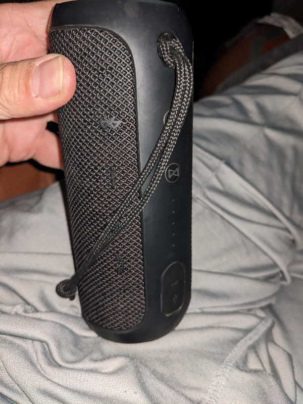 JBL Flip Essential Portable Waterproof Bluetooth Speaker in Speakers in Mississauga / Peel Region - Image 4