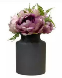 MODERN GLASS VASE