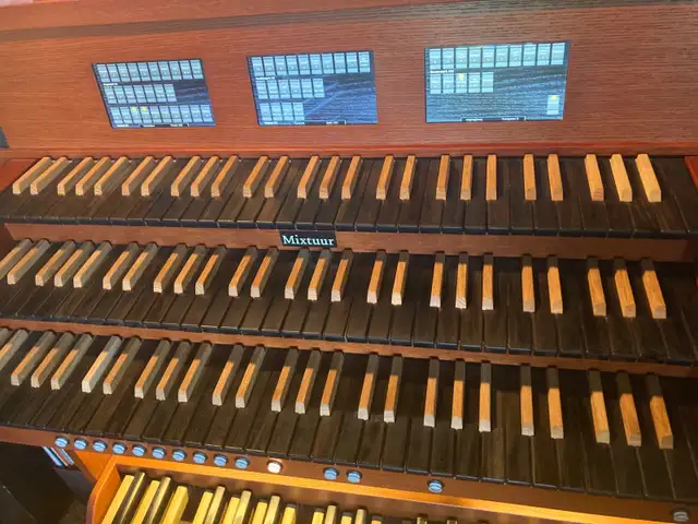 Johannus organs, Global Organ Group. in Pianos & Keyboards in Lethbridge - Image 9