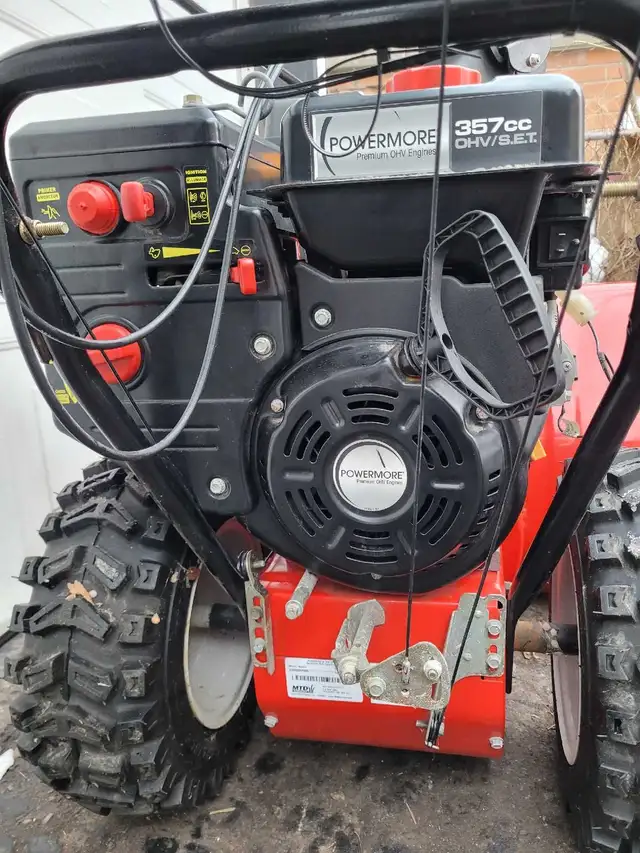 Yard Machines 30" snowblower in Snowblowers in Kitchener / Waterloo - Image 7