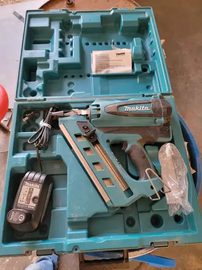 I am selling a used Makita Cordless Clipped Head Framing Nailer, model GN900S, that accommodates 50-...