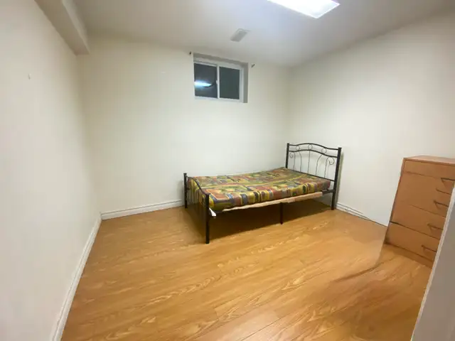 Room for rent female only in Room Rentals & Roommates in City of Toronto - Image 5