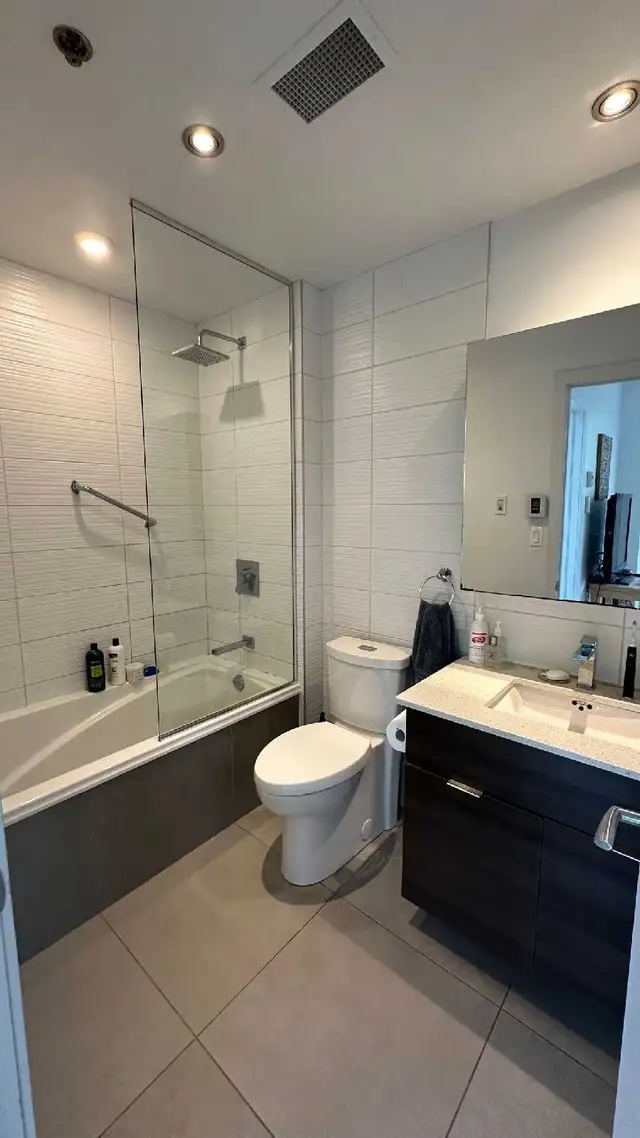 Luxury condo besides ottawa river/downtown in Long Term Rentals in Gatineau - Image 7
