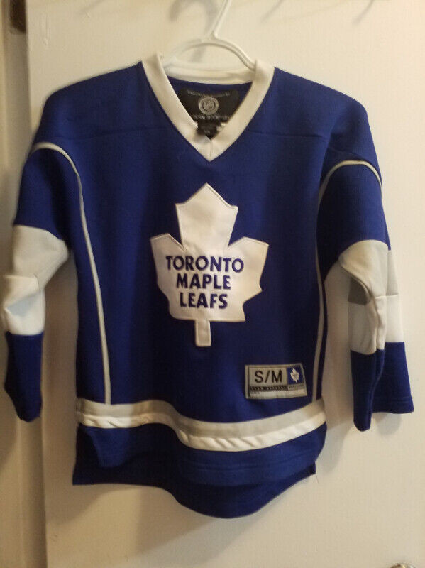 Toronto Maple Leafs Jersey in Arts & Collectibles in Saint John