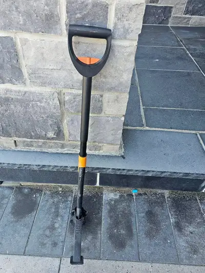 Fiskars Deluxe Stand-Up Weeder Ideal for removing dandelions, thistles and other invasive weeds with...