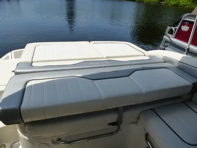 Bateau Sea Ray Sundeck 220 in Powerboats & Motorboats in Shawinigan - Image 8