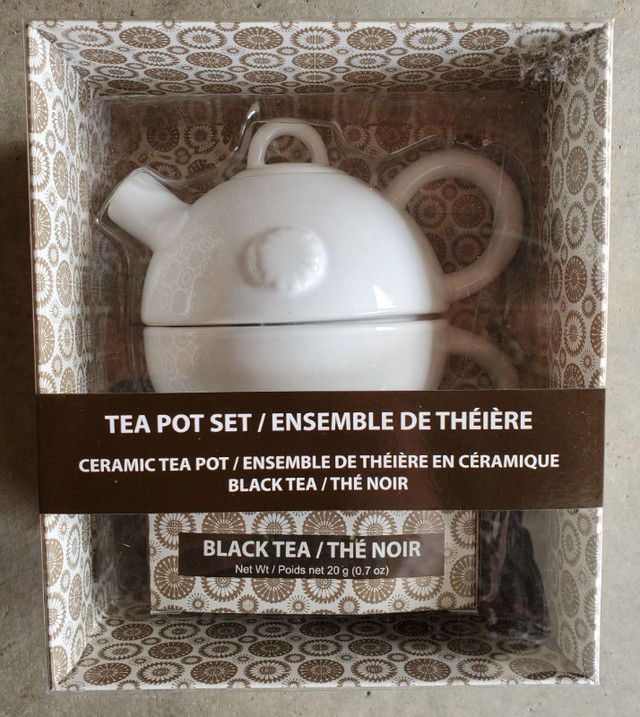 Tea Pot Set in Kitchen & Dining Wares in Saint John