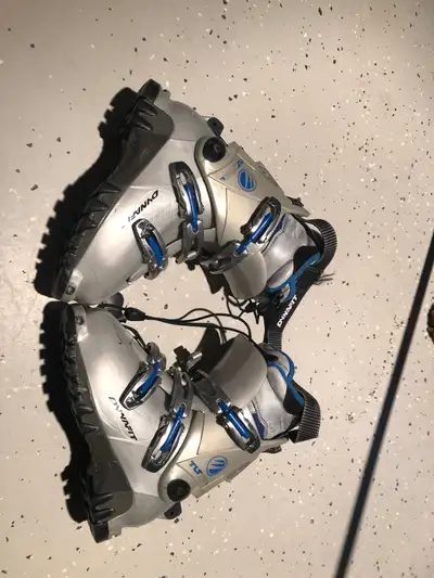 Dynafit tlt 700l touring ski boots mondo 22.5 275 underfoot These boots need to be jerry fitted in o...