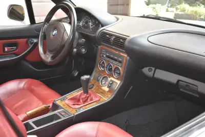 Impeccable! Je possède cette voiture depuis près de 10 ans. Elle a été très bien entretenue. Le rapp...
