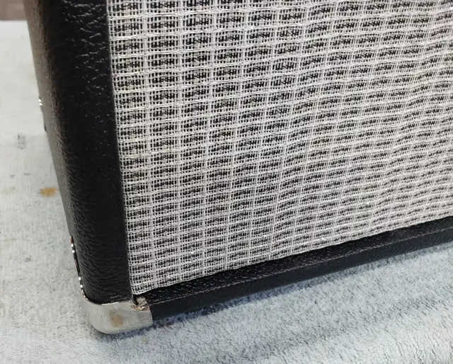 Super Reverb Head Cabinet in Amps & Pedals in City of Toronto - Image 4