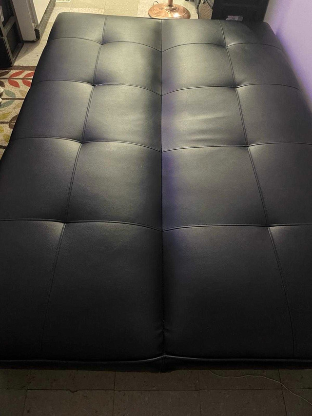 Canapé-lit a vendre  dans Sofas et futons  à Ville de Montréal - Image 2