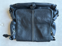 Roots Canada Leather Messenger Bag Black Size L