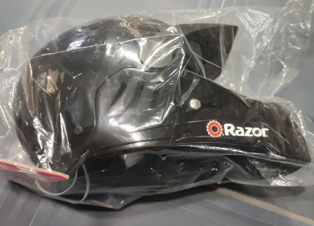 Razor Full Face Helmet, Black, For Ages 5+ in Clothing, Shoes & Accessories in City of Toronto - Image 3