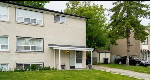 One room available for rent in Scarborough