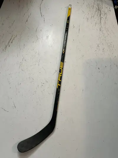 New True Catalyst 3X3 Marner Junior Hockey Stick 30 Flex Right, View more
