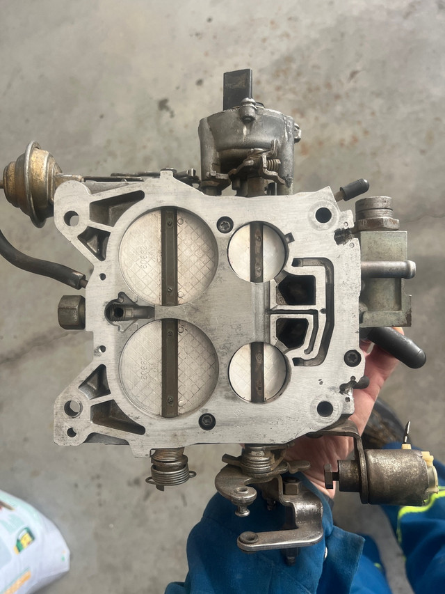 750 Rochester Carburetor  in Engine & Engine Parts in Grande Prairie - Image 4