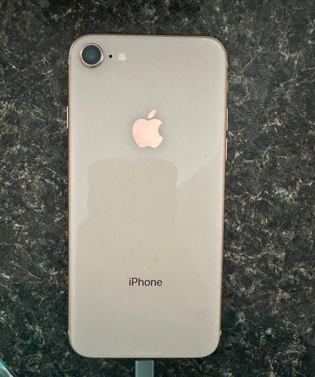 iPhone 8 64 gb - good condition  in Cell Phones in Kamloops - Image 3