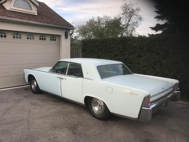 1965 Lincoln Contenintal  in Classic Cars in City of Toronto - Image 2