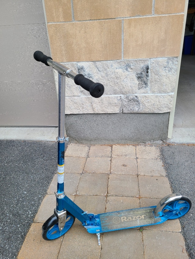Razor Lux Adjustable/Foldable Kick Scooter Other Ottawa Kijiji