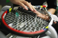 tennis racquet stings, tennis racquet stringing