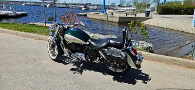 Honda Shadow Aero VT1100c 1998 Classic retro style cruiser type Good condition 2 inch white wall Dun...