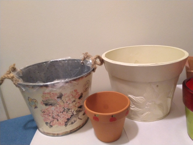 Vintage Assorted Flower Pots  5/$5 in Outdoor Décor in Oakville / Halton Region - Image 2