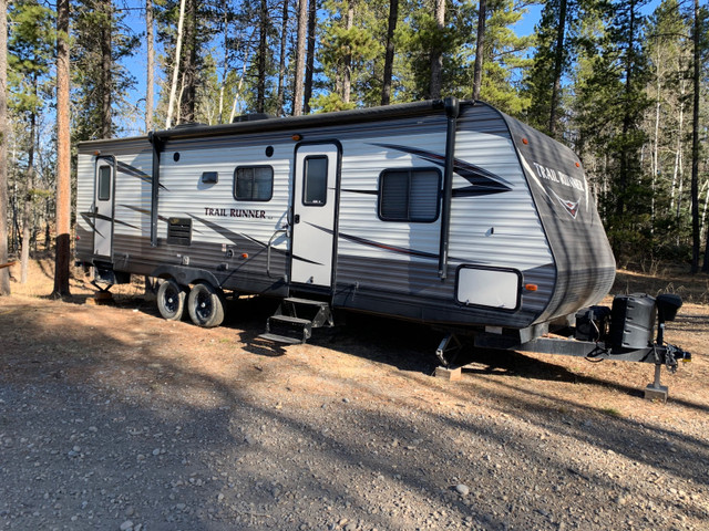 2017 Heartland Trail Runner 292 SLE in Travel Trailers & Campers in Red Deer